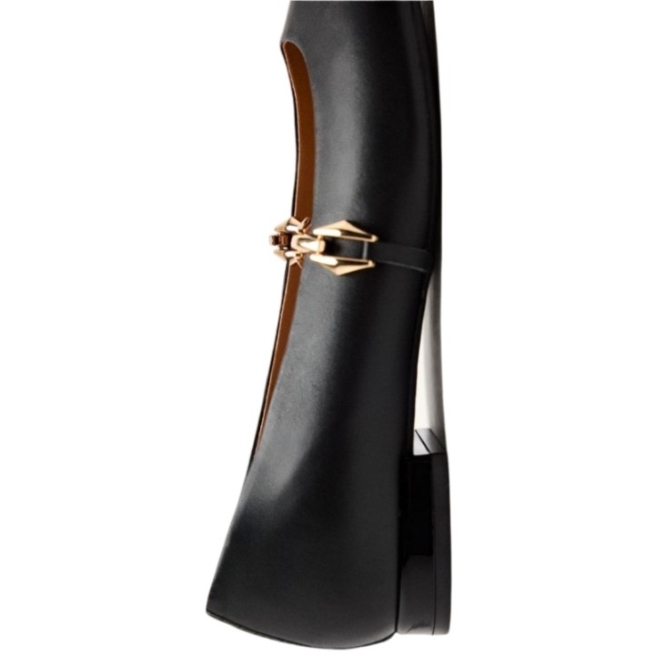 Bailarinas de Piel con Cadena Hallie GIOSEPPO